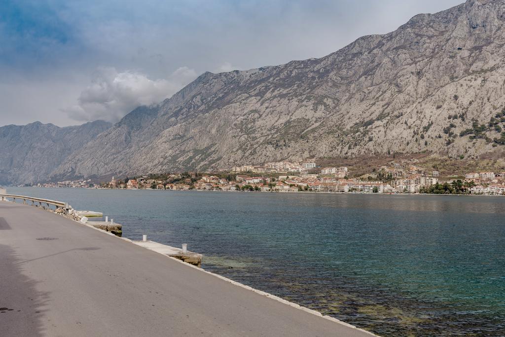 Sea Holiday Muo With Sea And City View Kotor Bagian luar foto